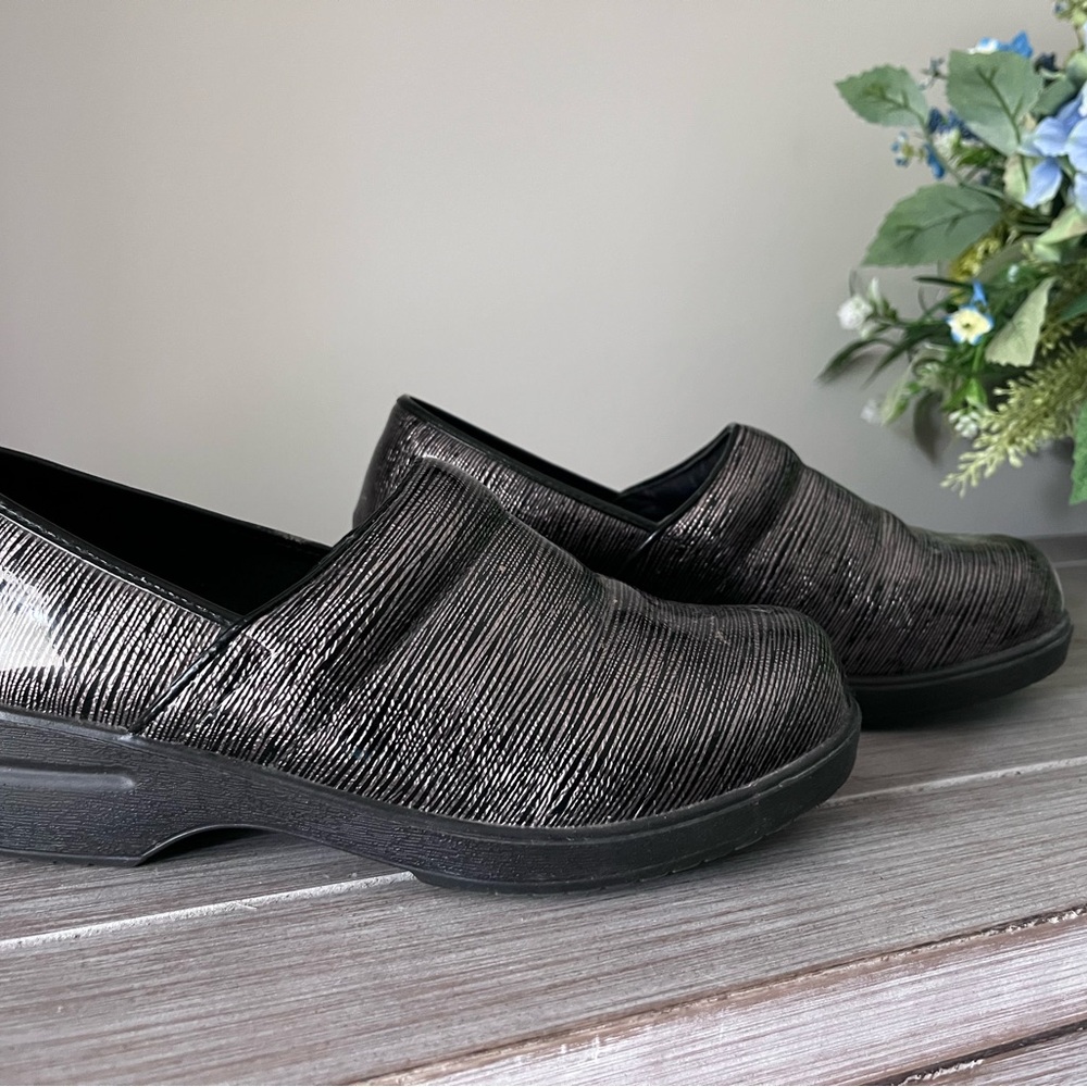 Savvy Metallic Black Slip-On Clogs